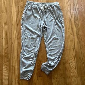 Vuori Performance Jogger in Pale Heather Camo